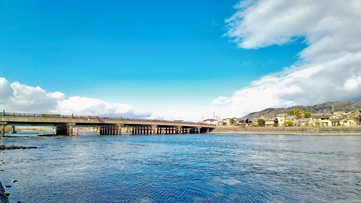 中午的宇治橋