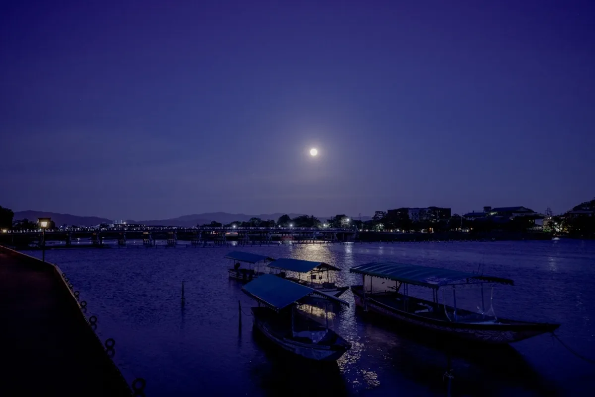 夜晚的渡月橋