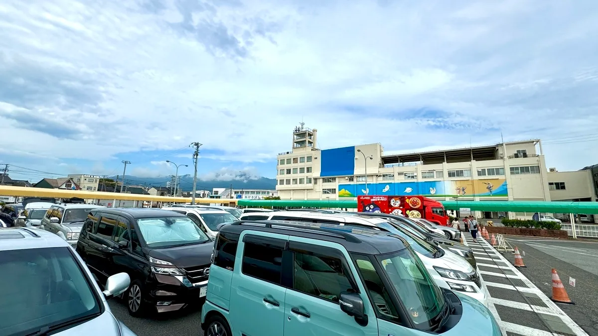 兩津港碼頭周邊停車場