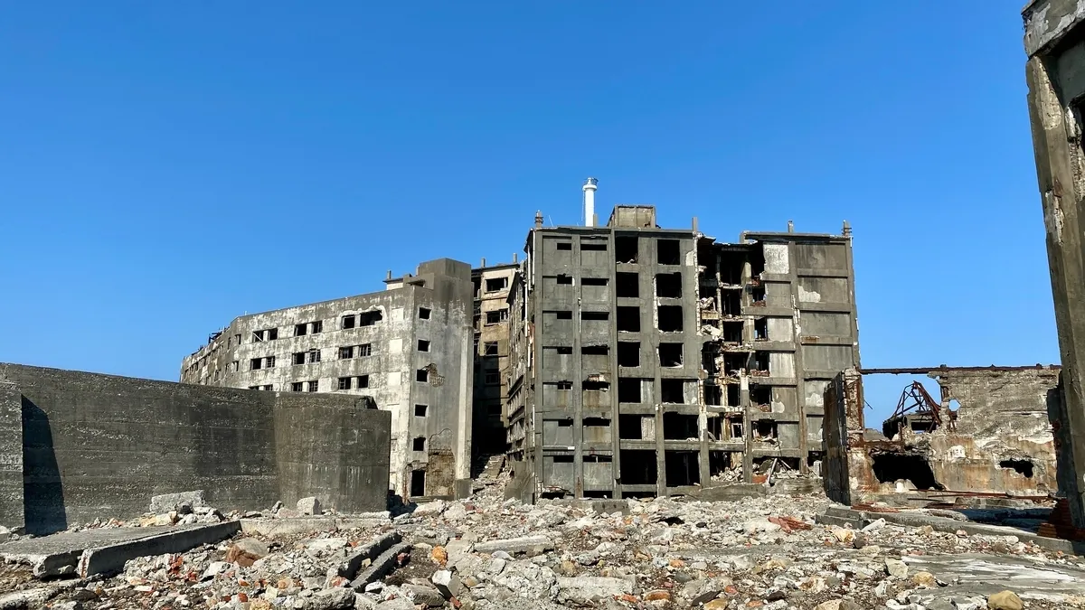 端島煤礦綜合辦公樓遺址