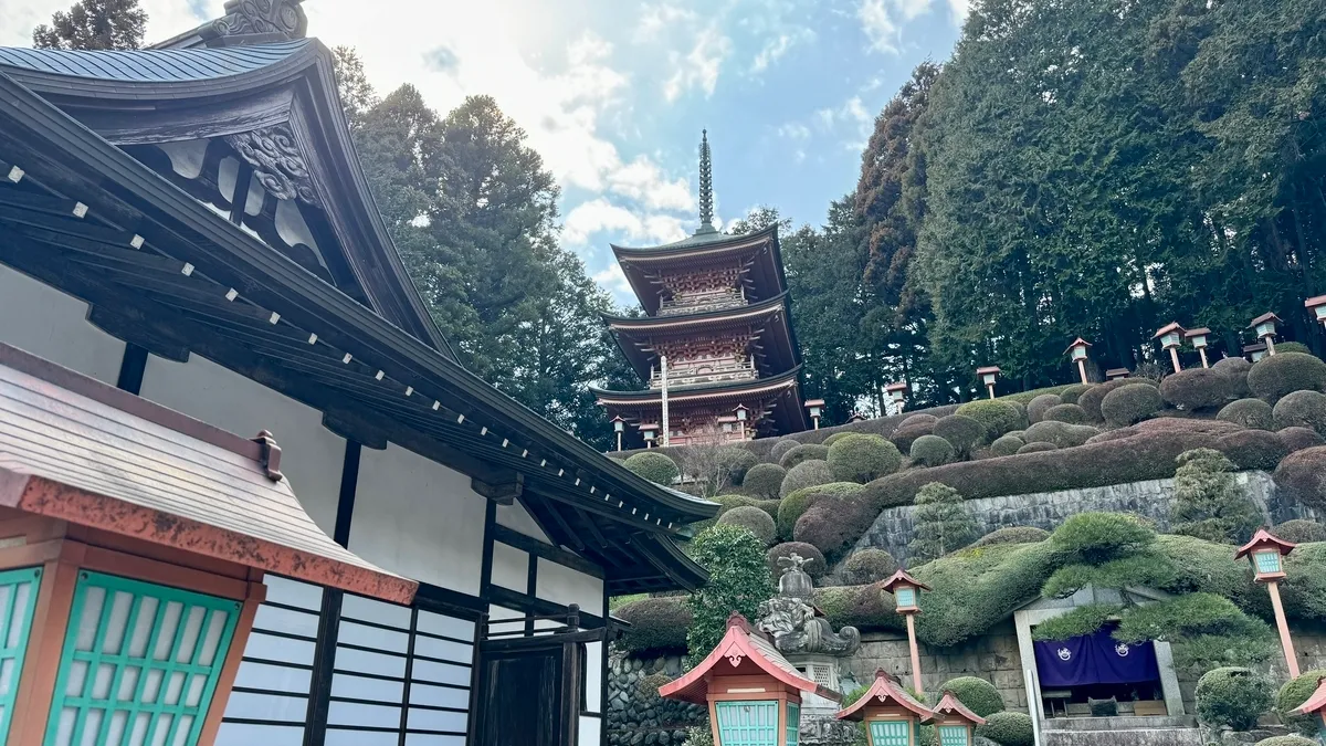 三層寶塔