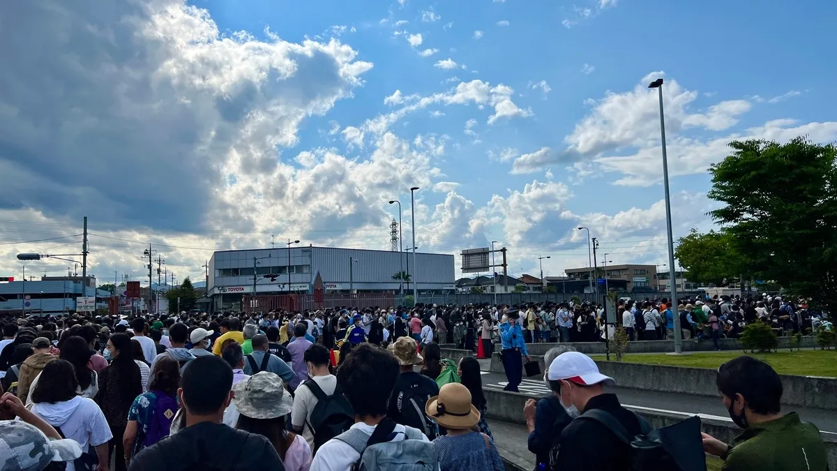 基地入口擁擠情況