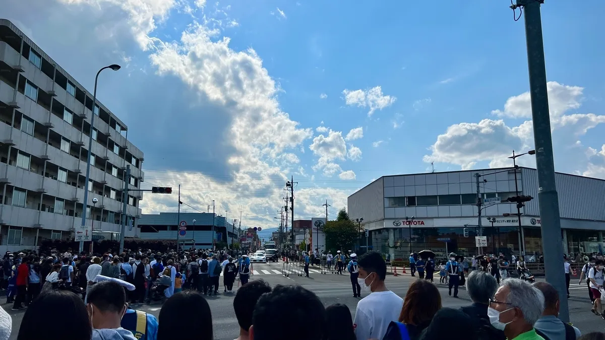 橫田基地出入口情況